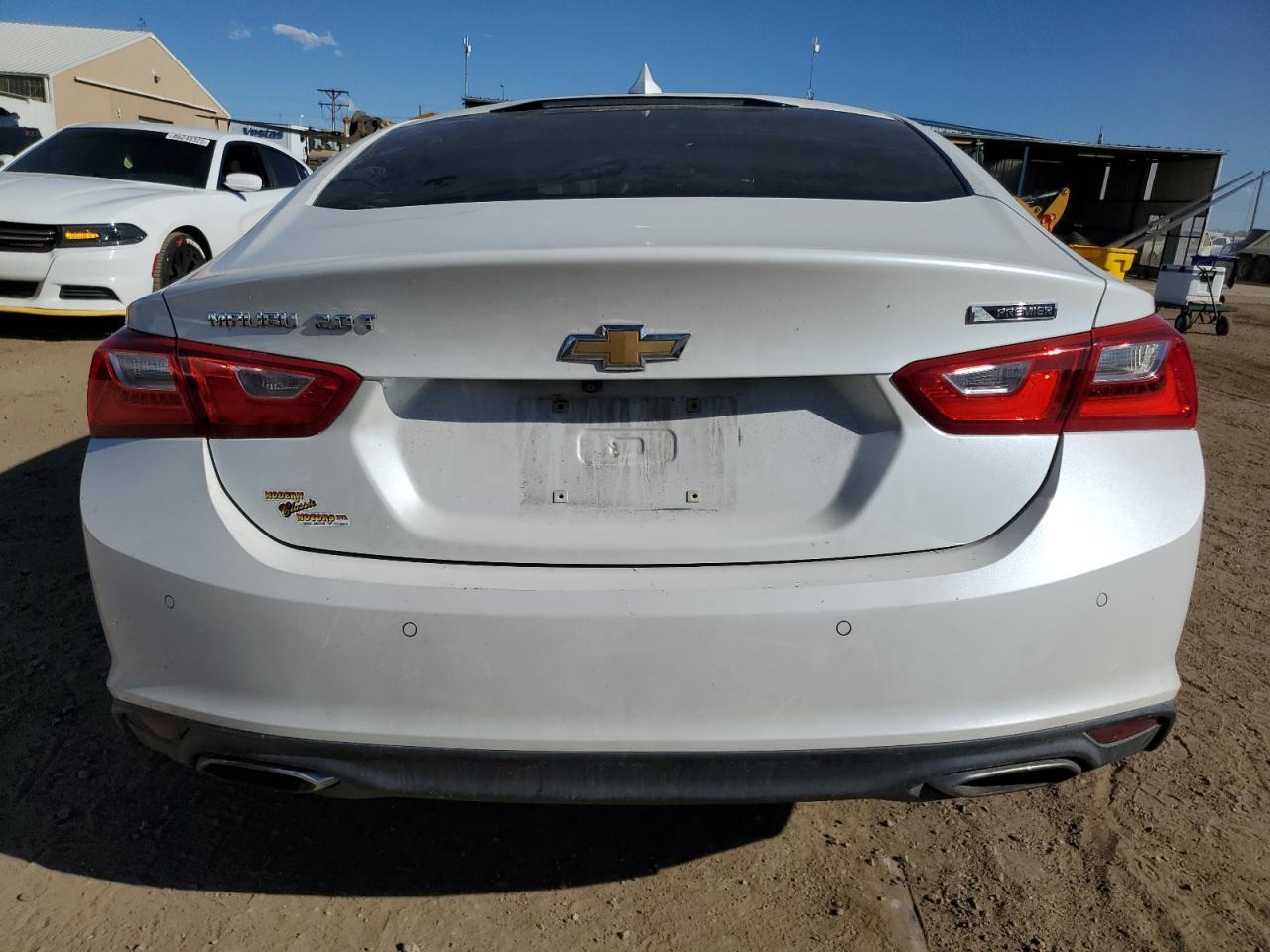 2017 Chevrolet Malibu Premier - Image 6