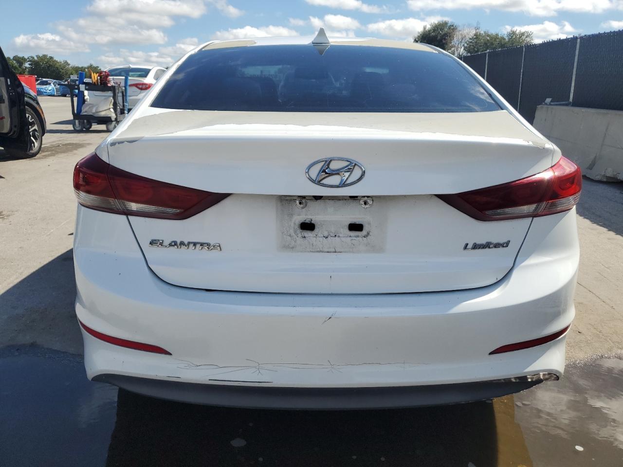 2017 Hyundai Elantra Se - Фото 6