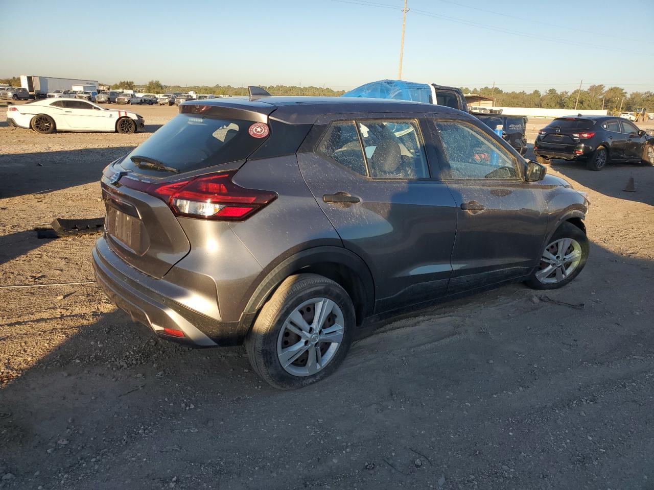 2021 Nissan Kicks S - Image 3