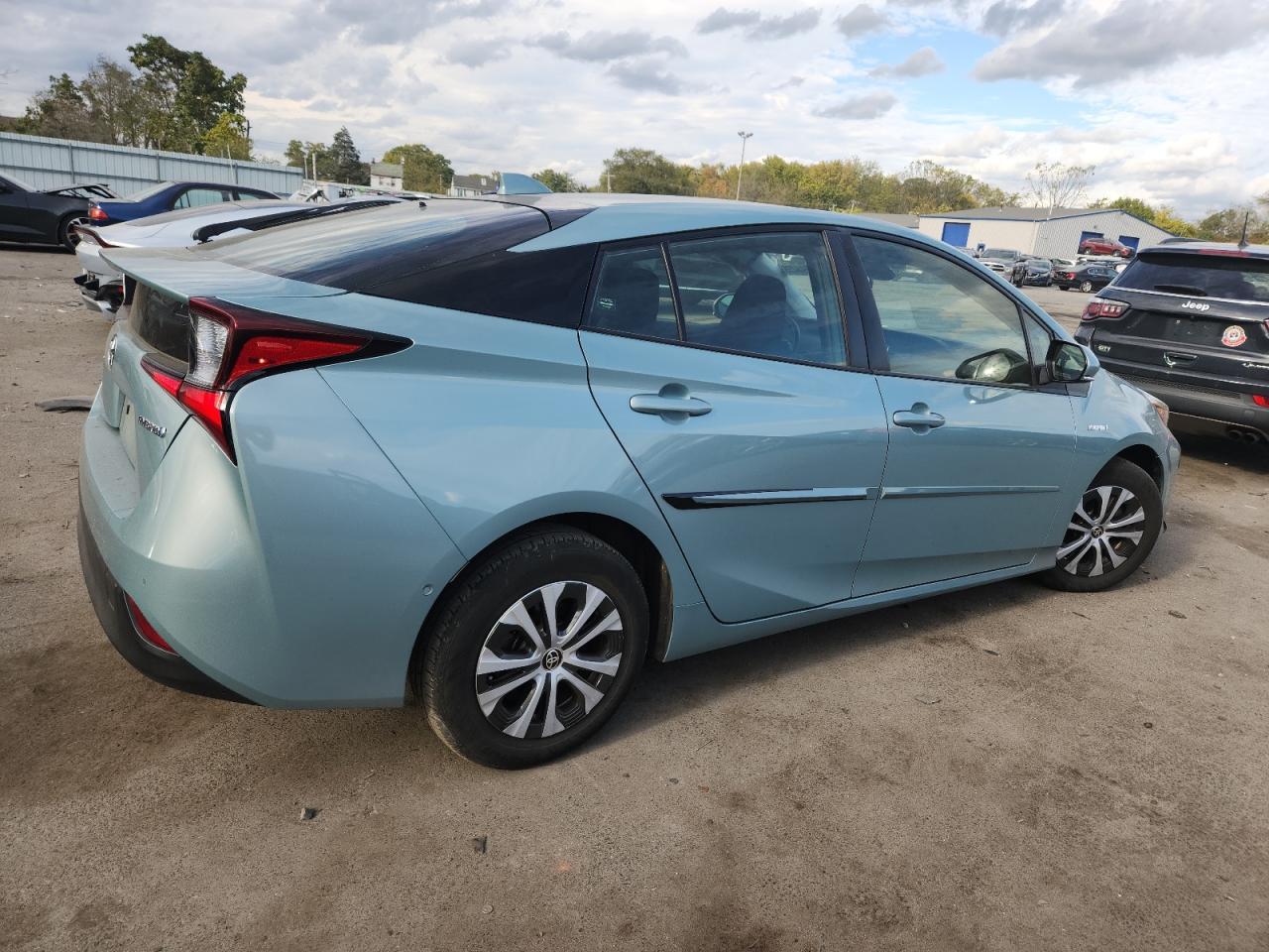 2021 Toyota Prius Le - Фото 3
