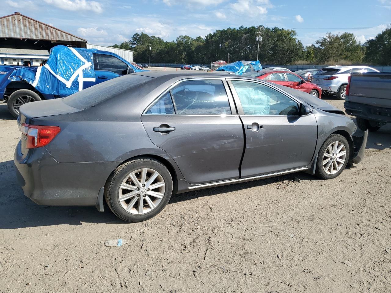 2012 Toyota Camry Base - Фото 3