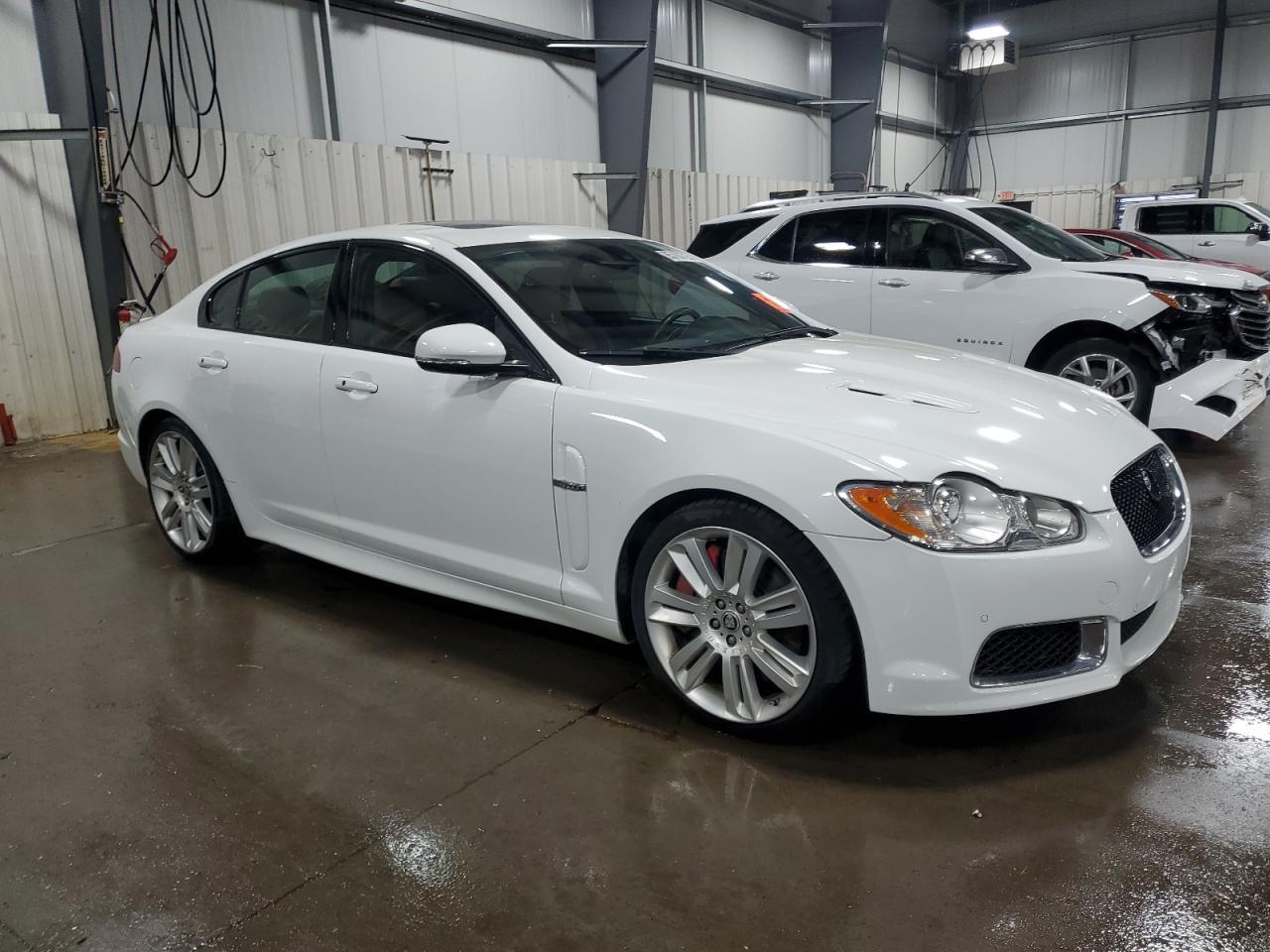 2011 Jaguar Xf R - Фото 4