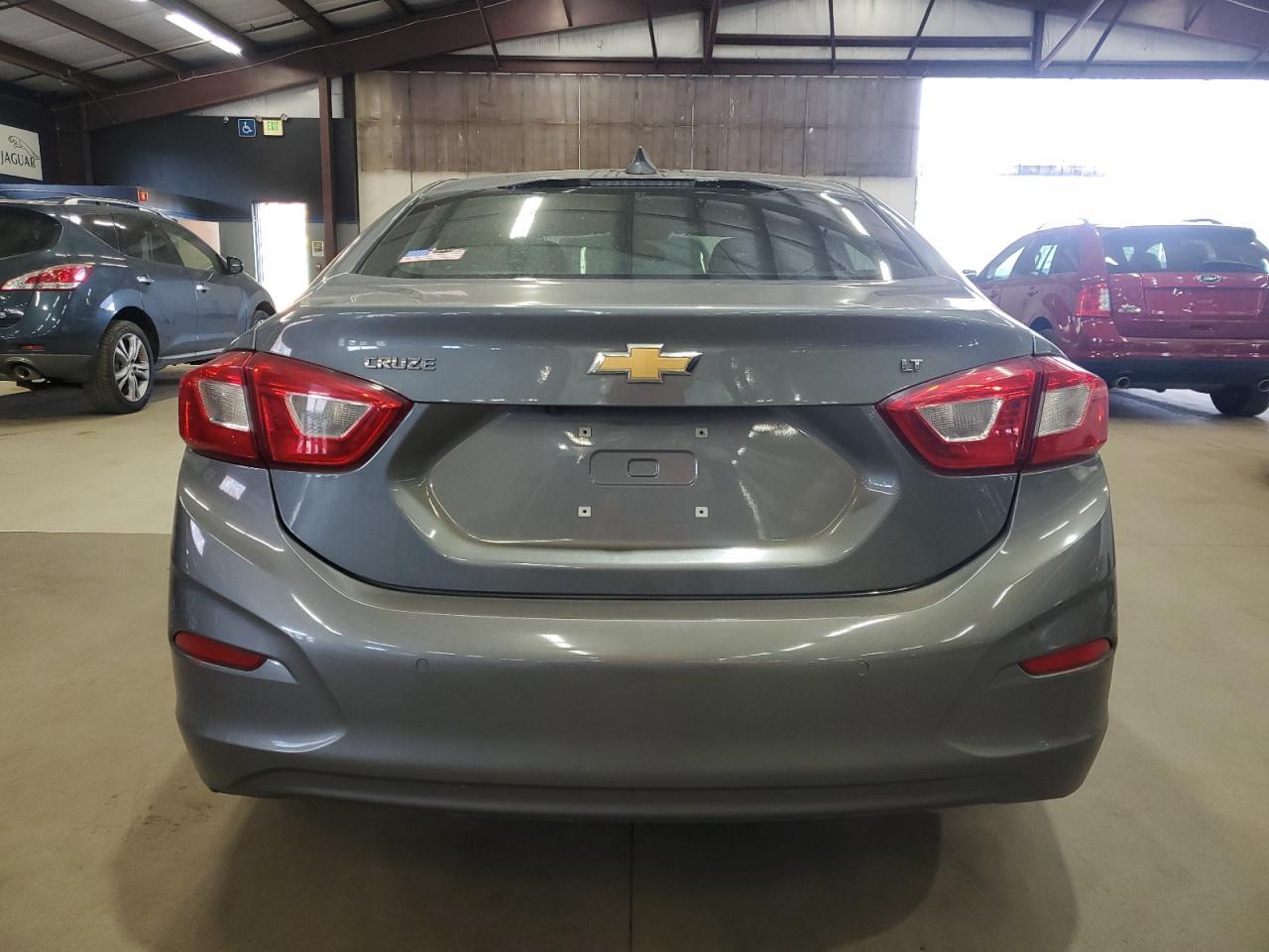 2019 Chevrolet Cruze Lt - Image 6