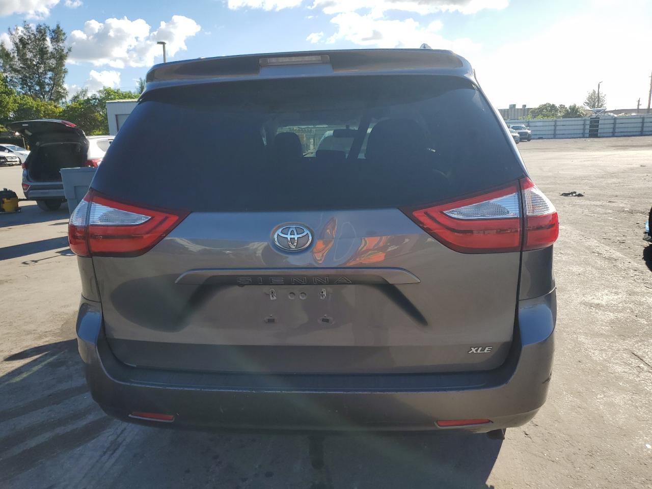 2016 Toyota Sienna Xle - Фото 6