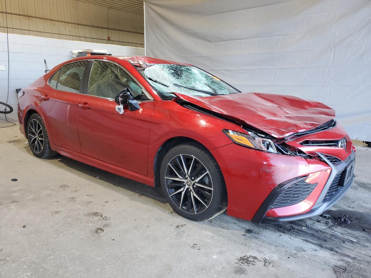 2021 Toyota Camry Se - Image 4