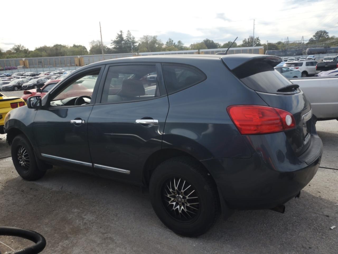 2013 Nissan Rogue S - Фото 2