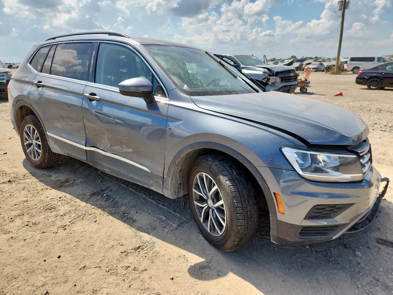 2020 Volkswagen Tiguan Se - Фото 4