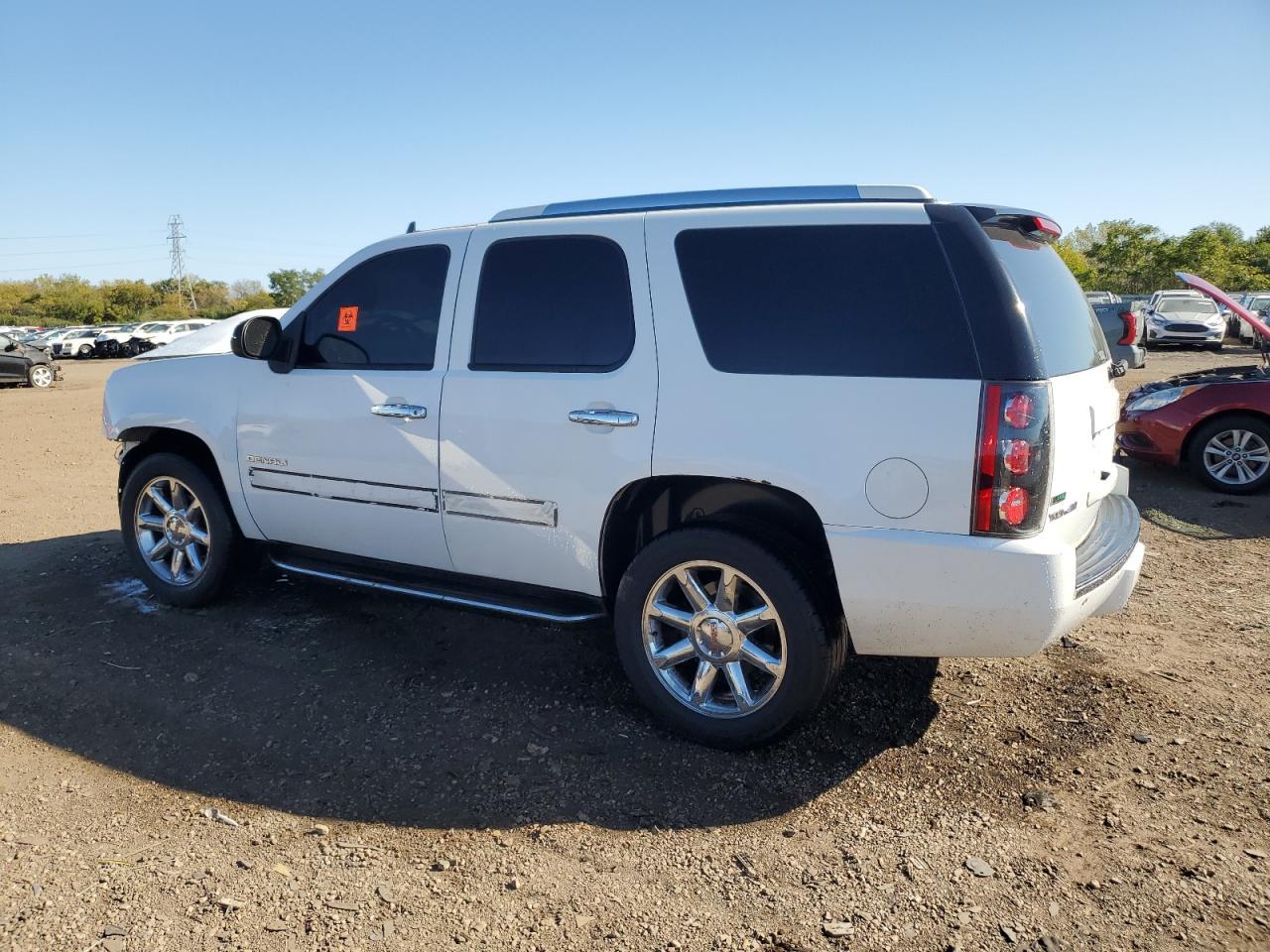 2010 GMC Yukon Denali - Image 2