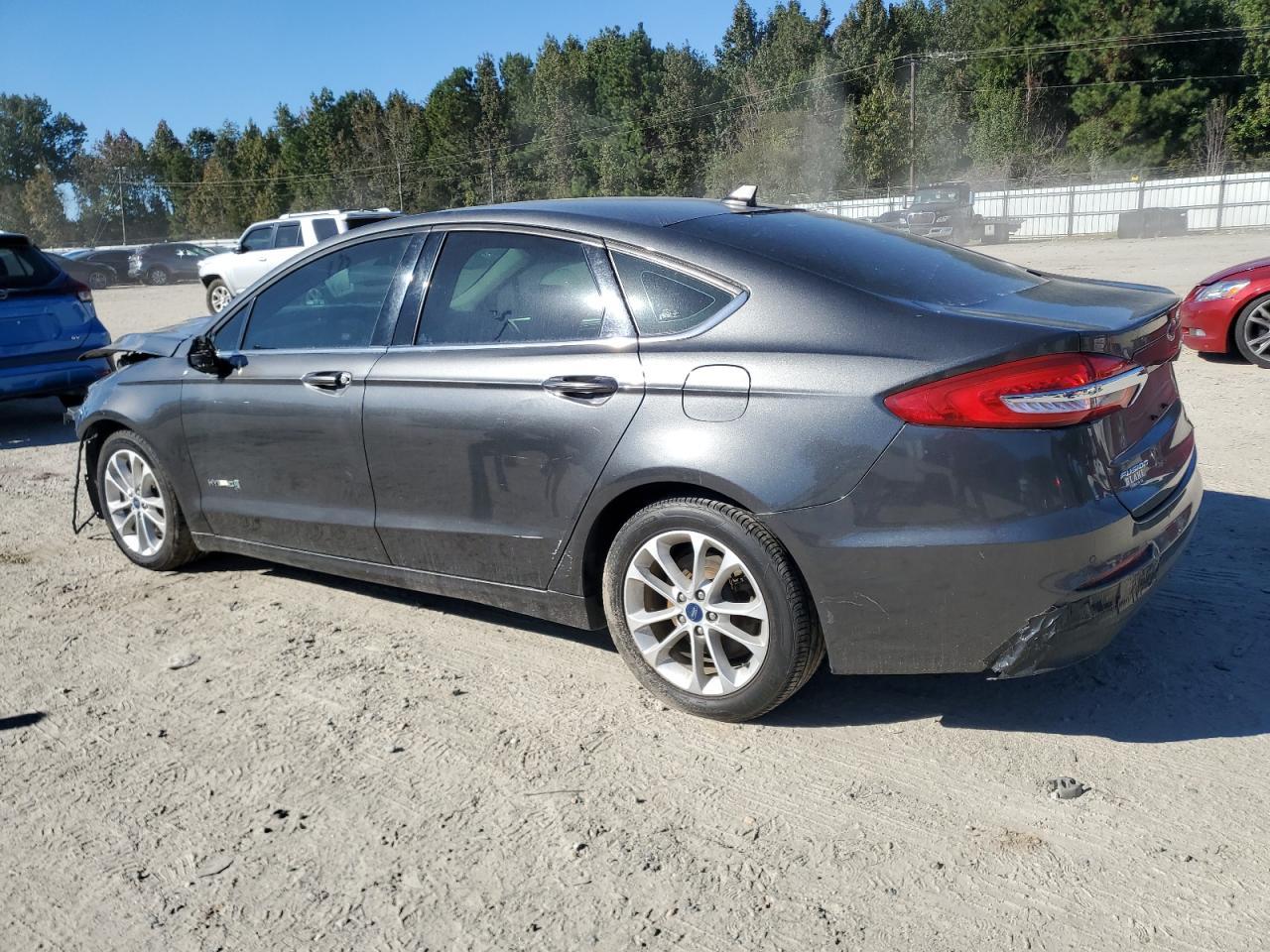 2019 Ford Fusion Se - Image 2