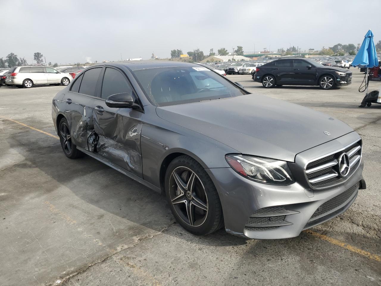 2018 Mercedes-Benz E 300 - Фото 4