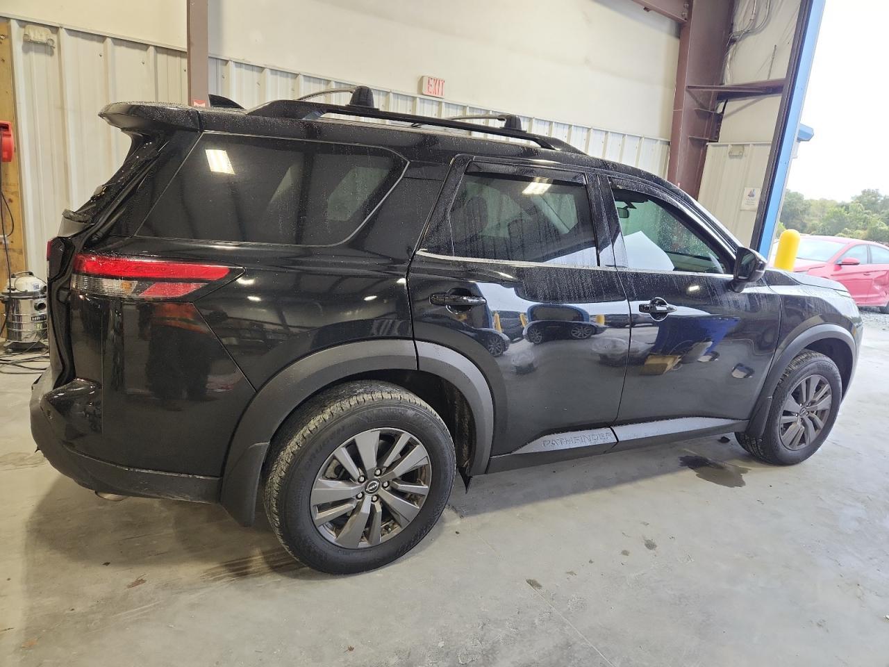 2024 Nissan Pathfinder Sv - Image 3