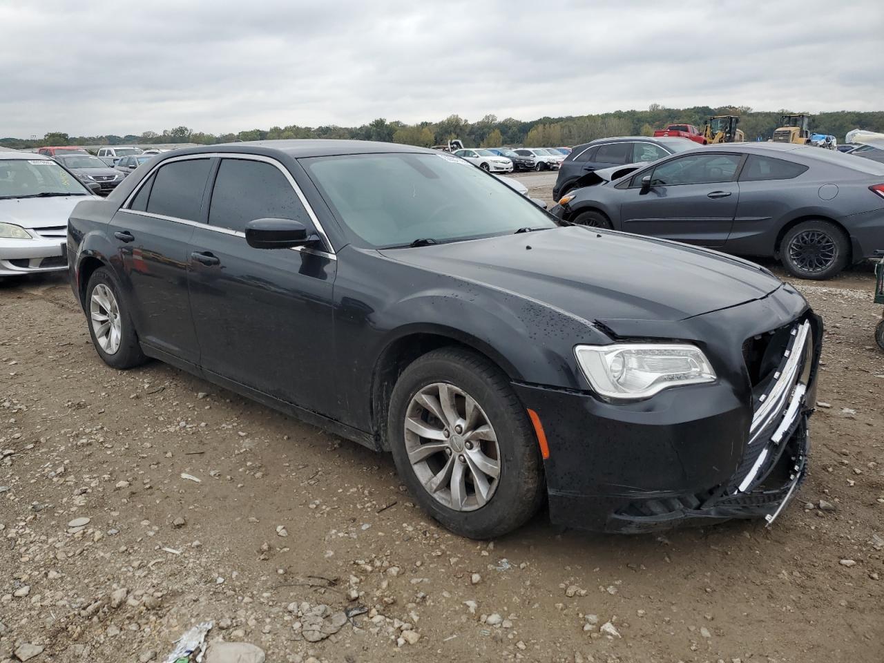 2015 Chrysler 300 Limited - Image 4