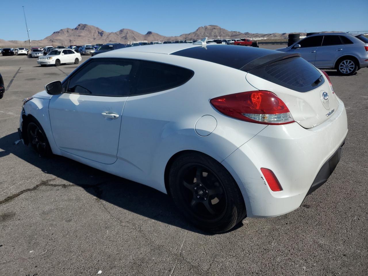2014 Hyundai Veloster - Фото 2