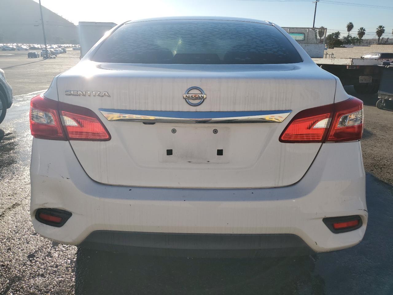 2018 Nissan Sentra S - Image 6