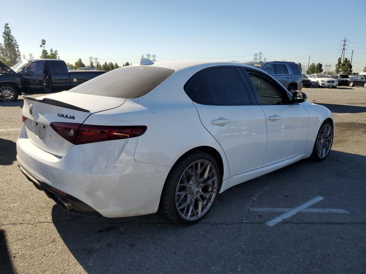 2021 Alfa Romeo Giulia Sport - Фото 3