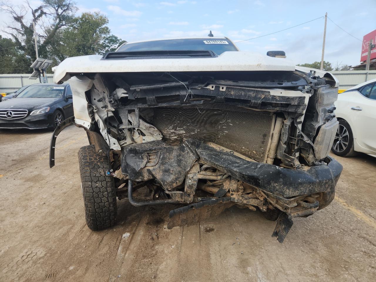2017 Chevrolet Silverado K2500 Heavy Duty - Image 5