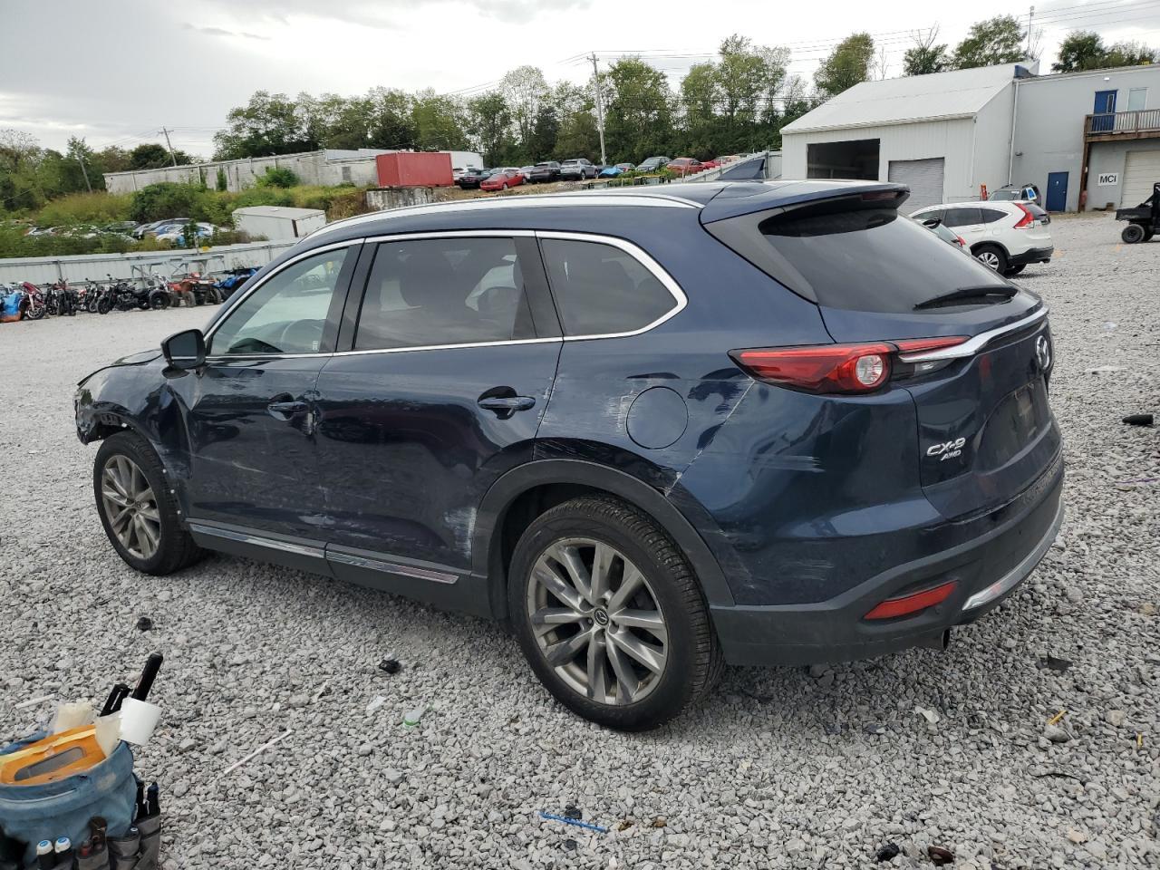 2017 Mazda Cx-9 Grand Touring - Image 2