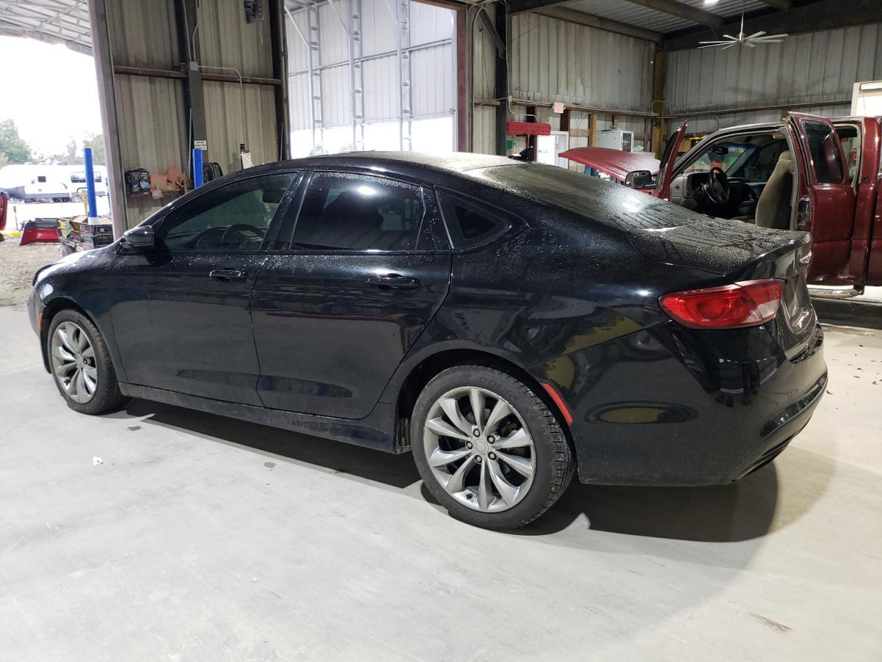 2016 Chrysler 200 S - Фото 2