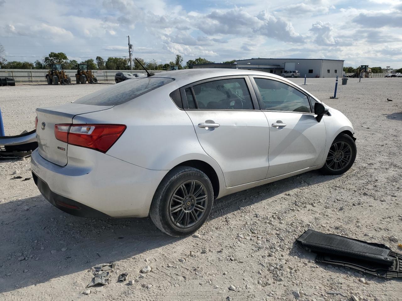 2015 Kia Rio Ex - Фото 3
