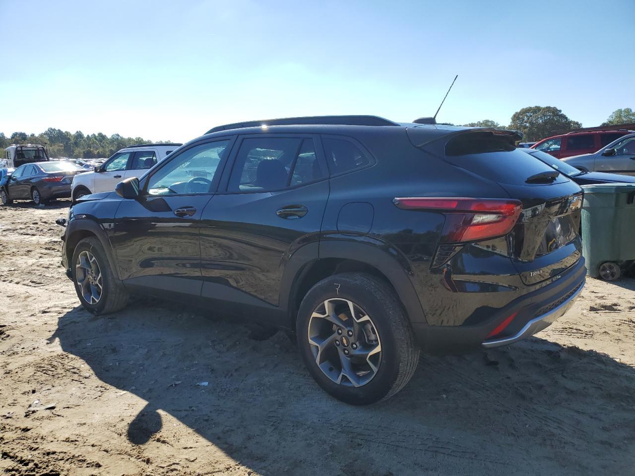 2025 Chevrolet Trax 1Lt - Фото 2