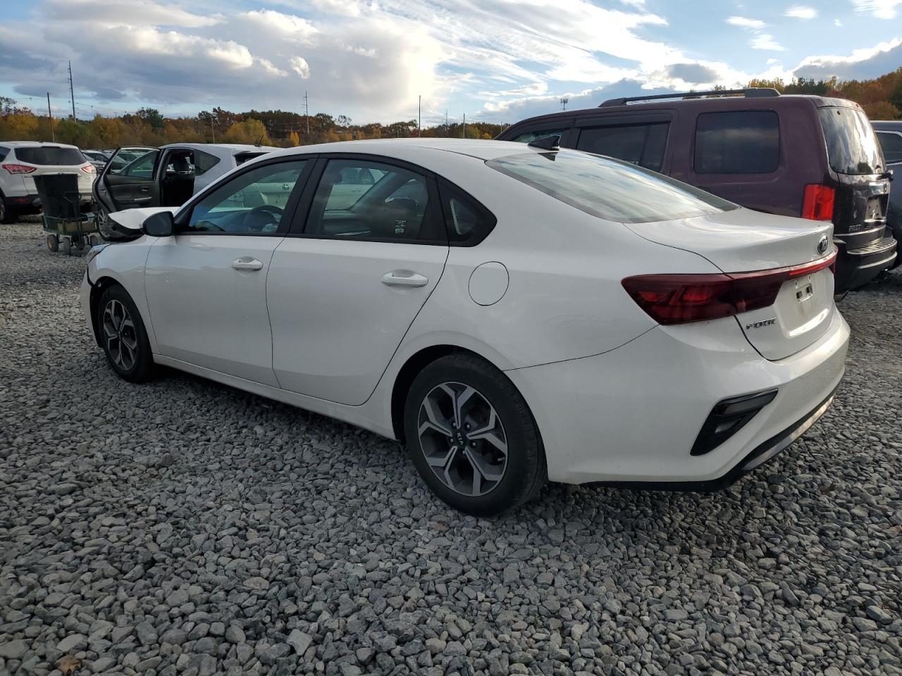 2021 Kia Forte Fe - Фото 2