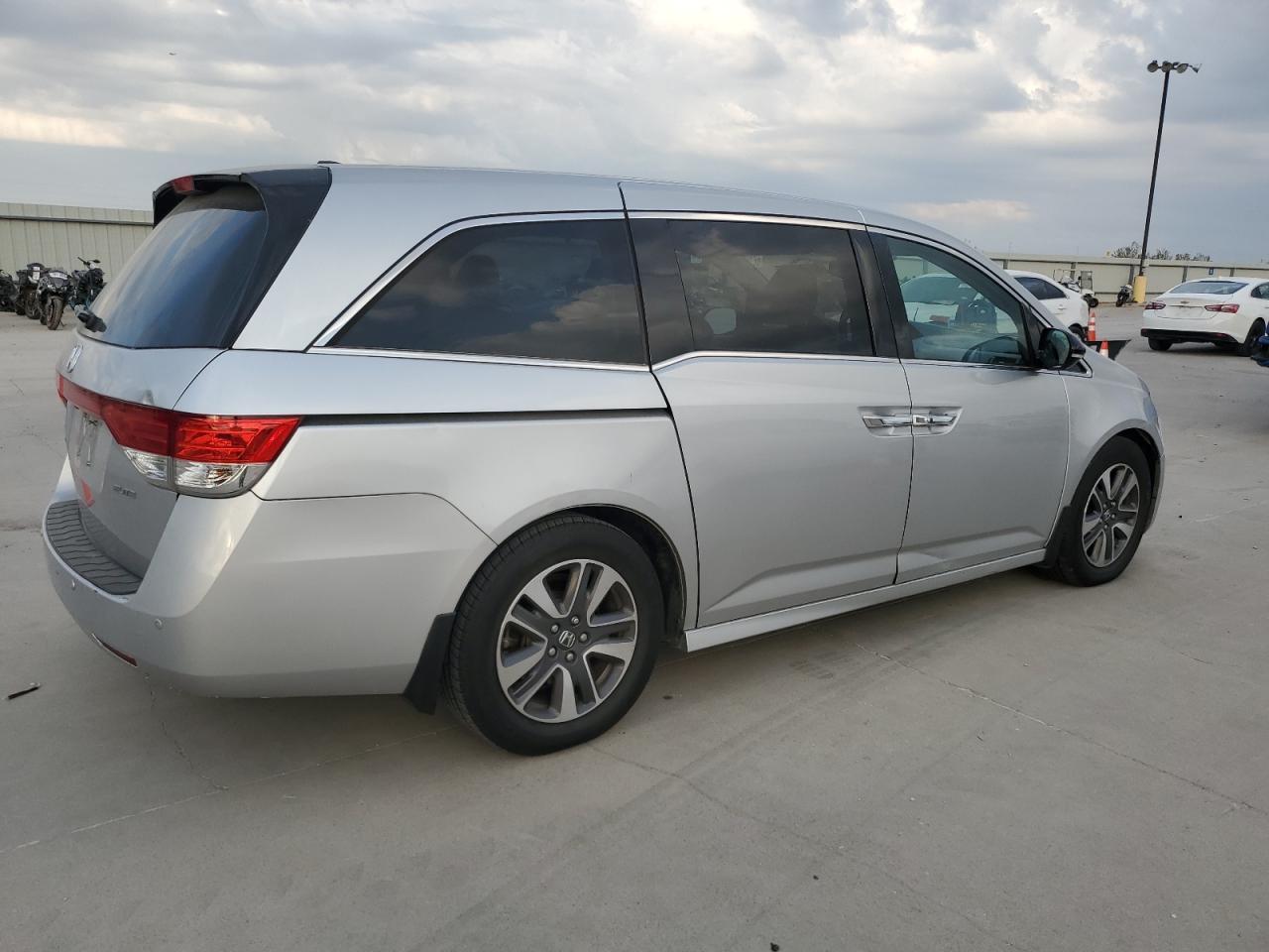 2015 Honda Odyssey - Фото 3