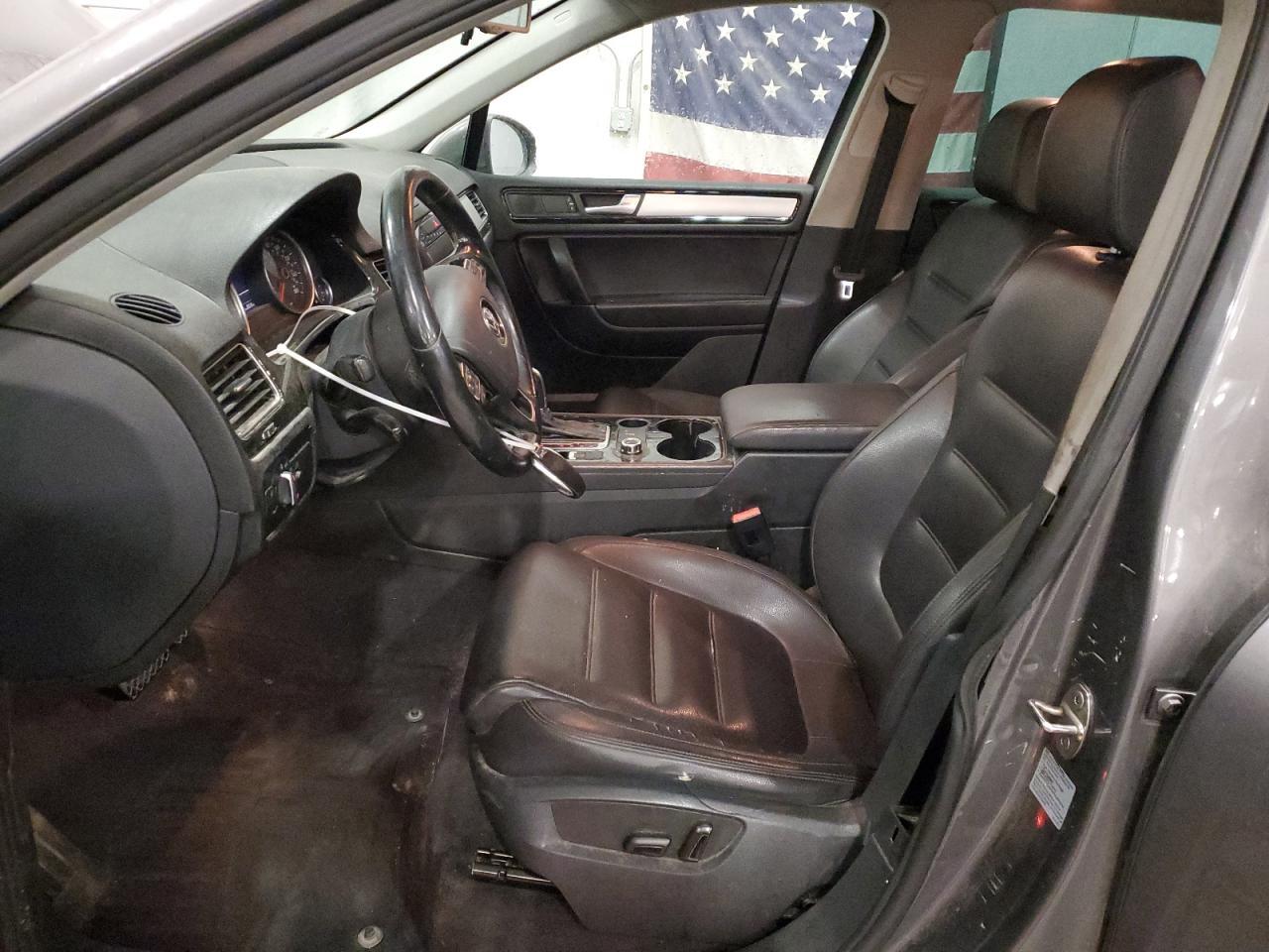 2012 Volkswagen Touareg V6 - Image 7