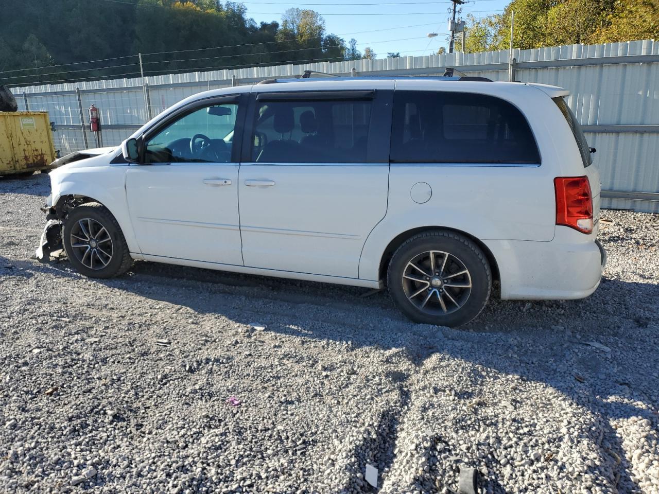 2017 Dodge Grand Caravan Sxt - Image 2