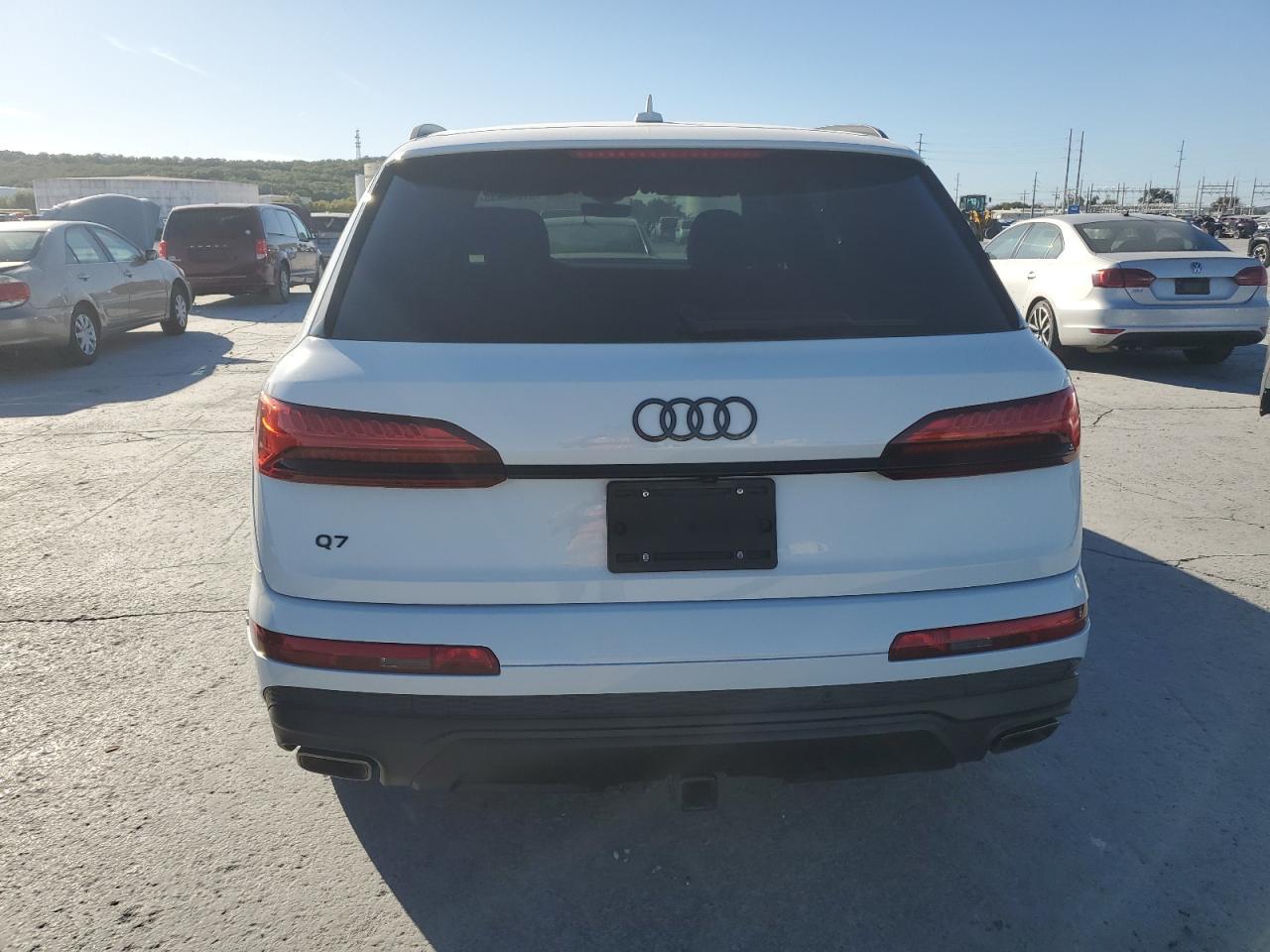 2025 Audi Q7 Prestige - Фото 6