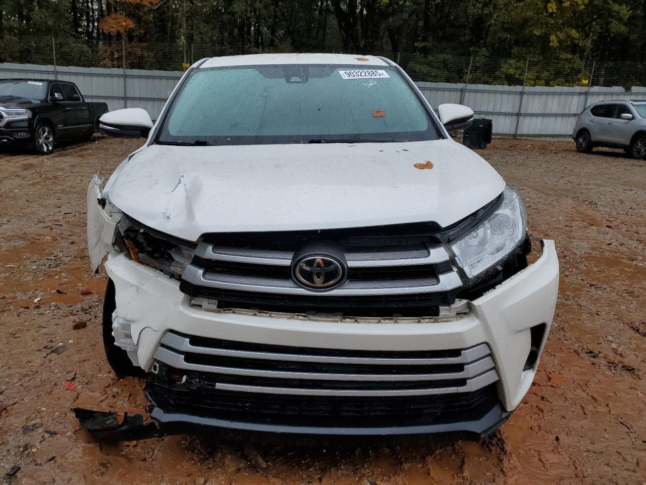 2017 Toyota Highlander Le - Фото 5