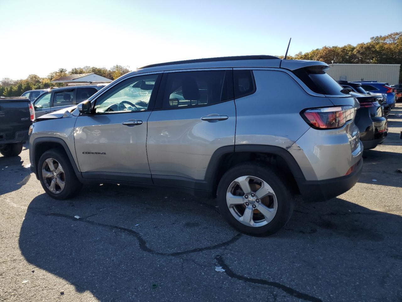 2018 Jeep Compass Latitude - Фото 2