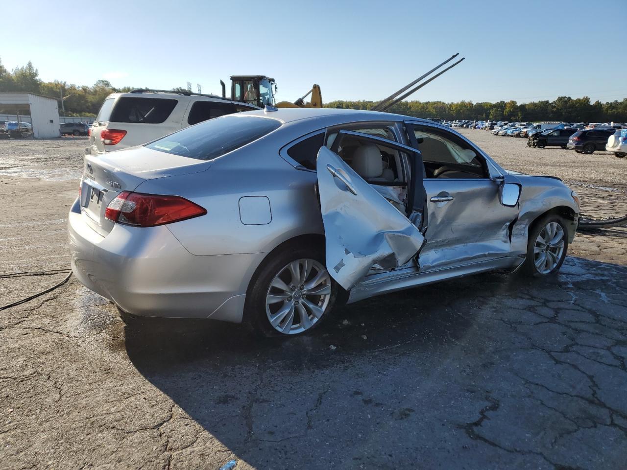 2011 Infiniti M37 X - Фото 3