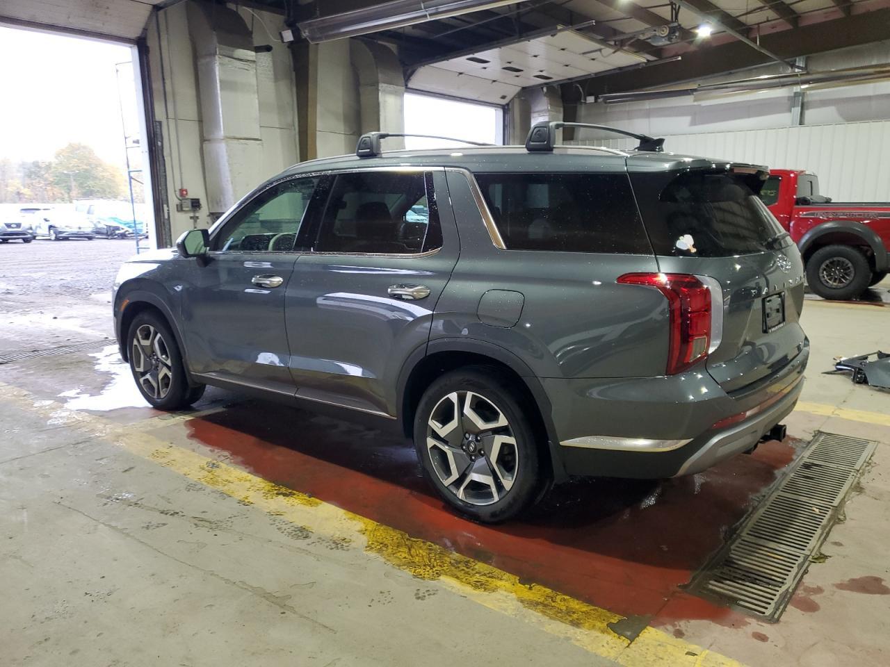2024 Hyundai Palisade Limited - Image 2