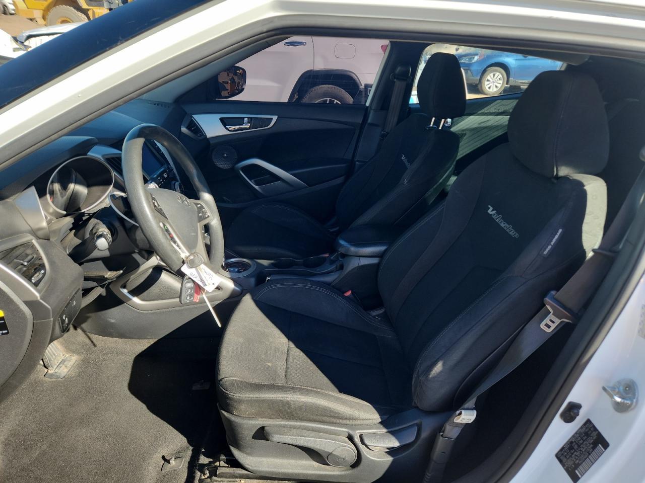 2014 Hyundai Veloster Base - Фото 7