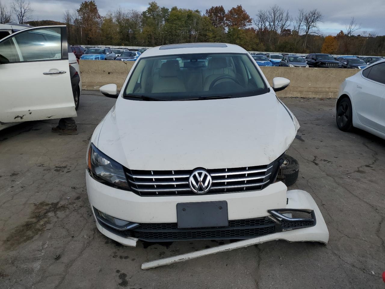 2012 Volkswagen Passat Se - Image 5