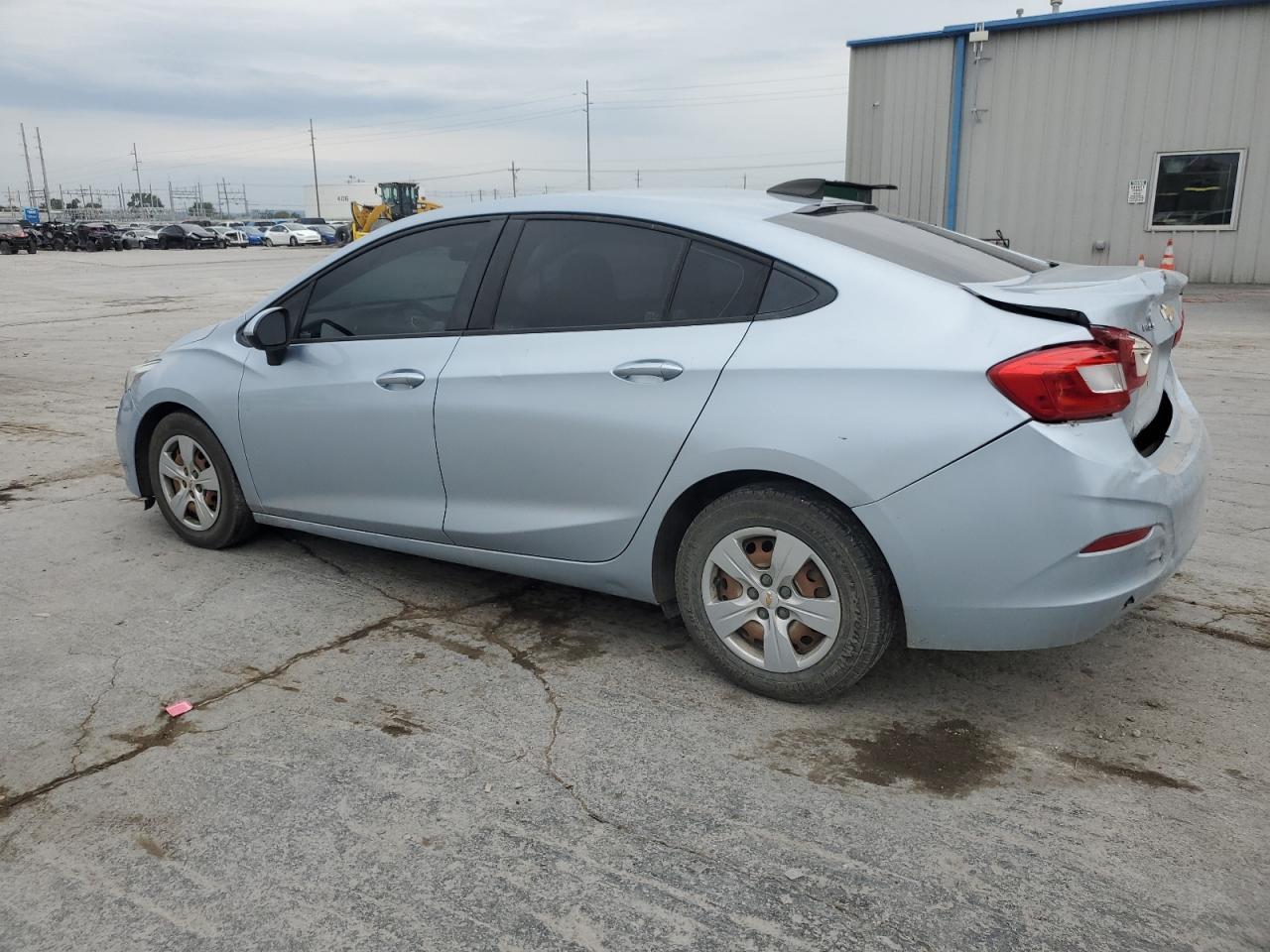 2017 Chevrolet Cruze Ls - Фото 2