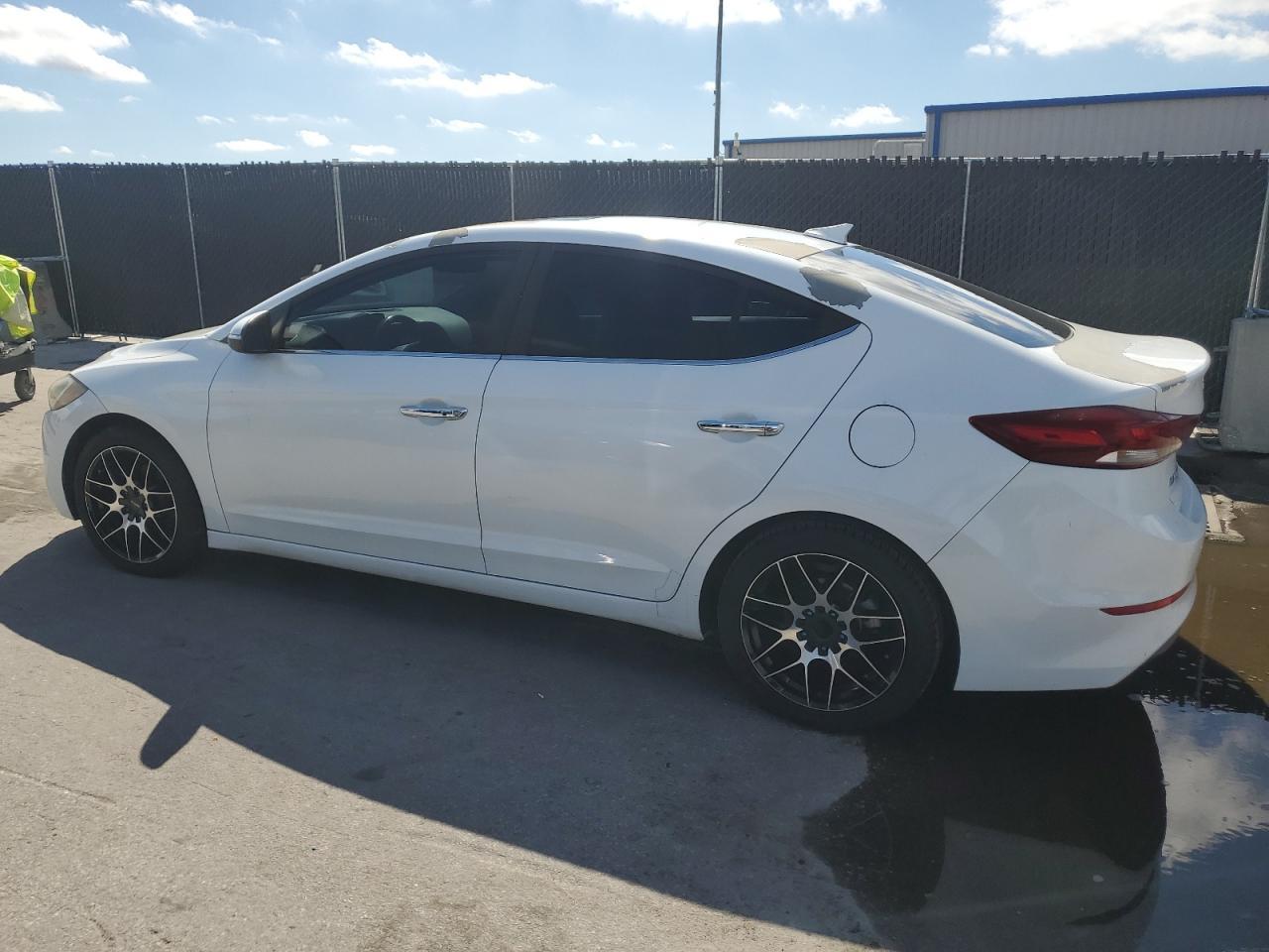2017 Hyundai Elantra Se - Фото 2