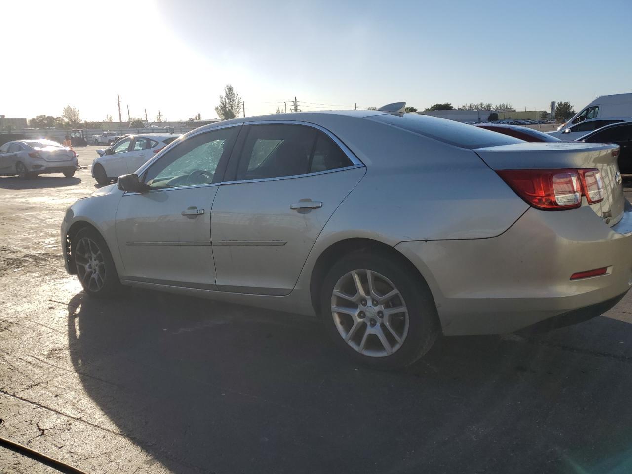2015 Chevrolet Malibu 1Lt - Фото 2