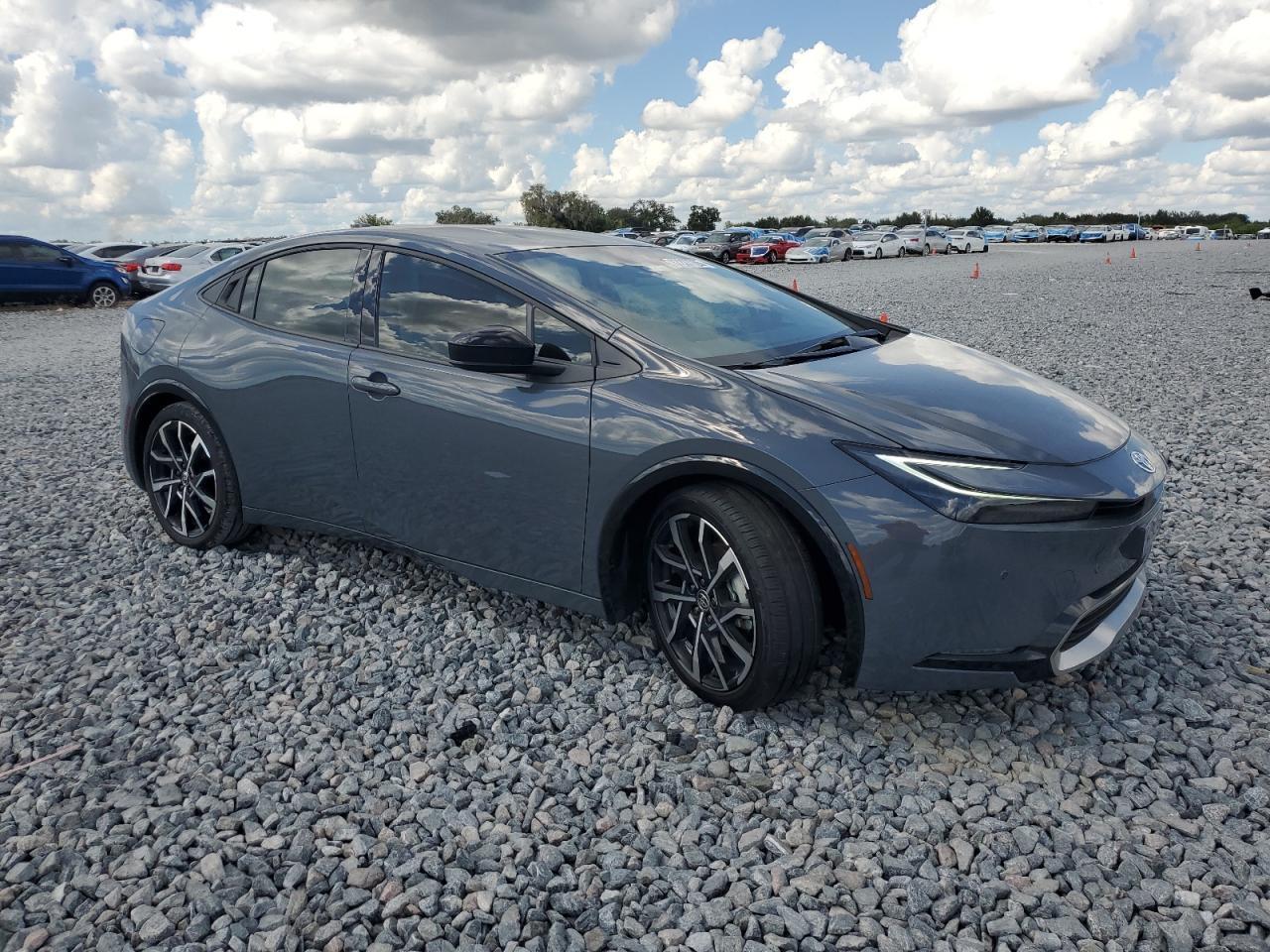 2025 Toyota Prius Se - Фото 4