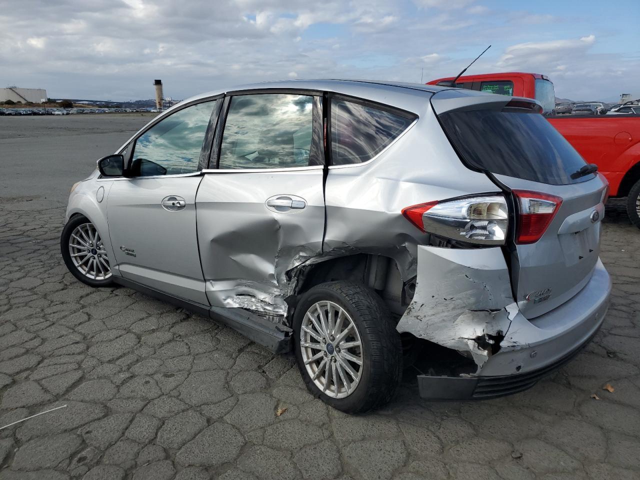 2014 Ford C-Max Premium - Image 2