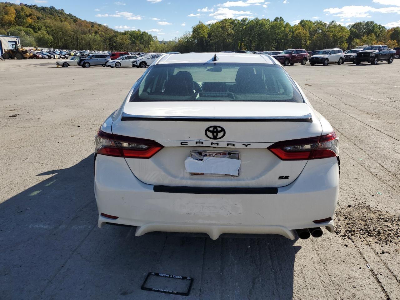 2022 Toyota Camry Se - Фото 6