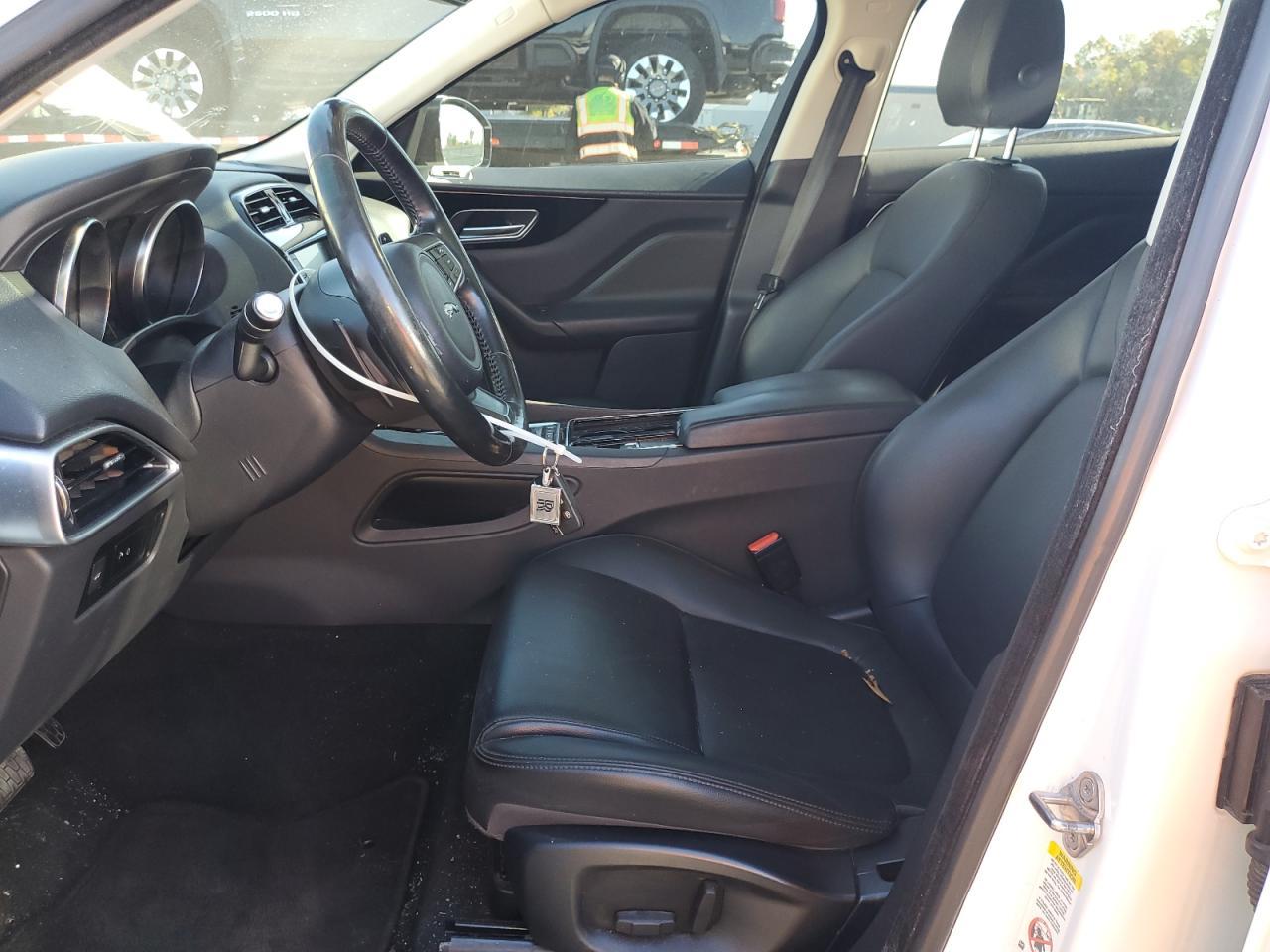 2018 Jaguar F-Pace Premium - Image 7