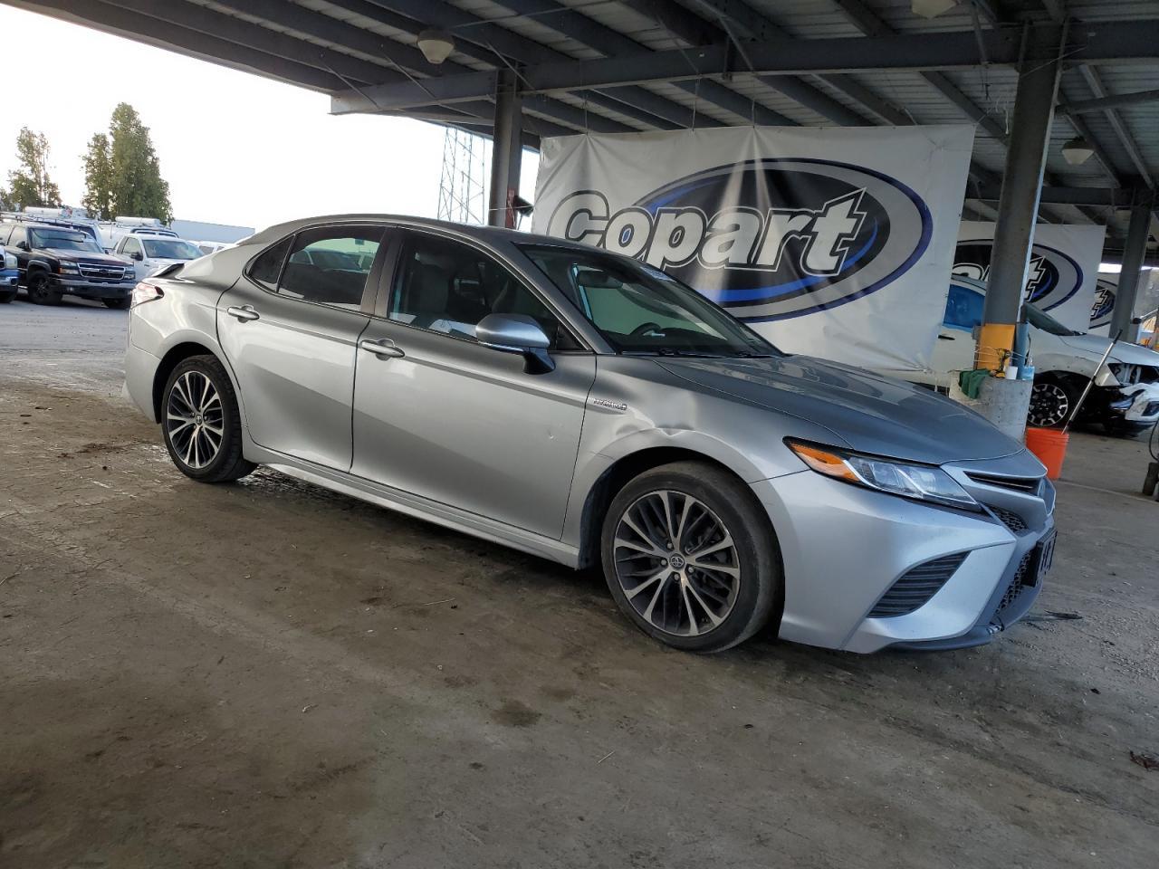 2019 Toyota Camry Hybrid - Фото 4