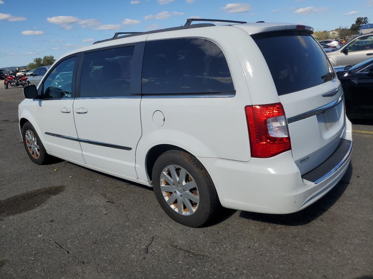 2016 Chrysler Town And Country Touring - Image 2