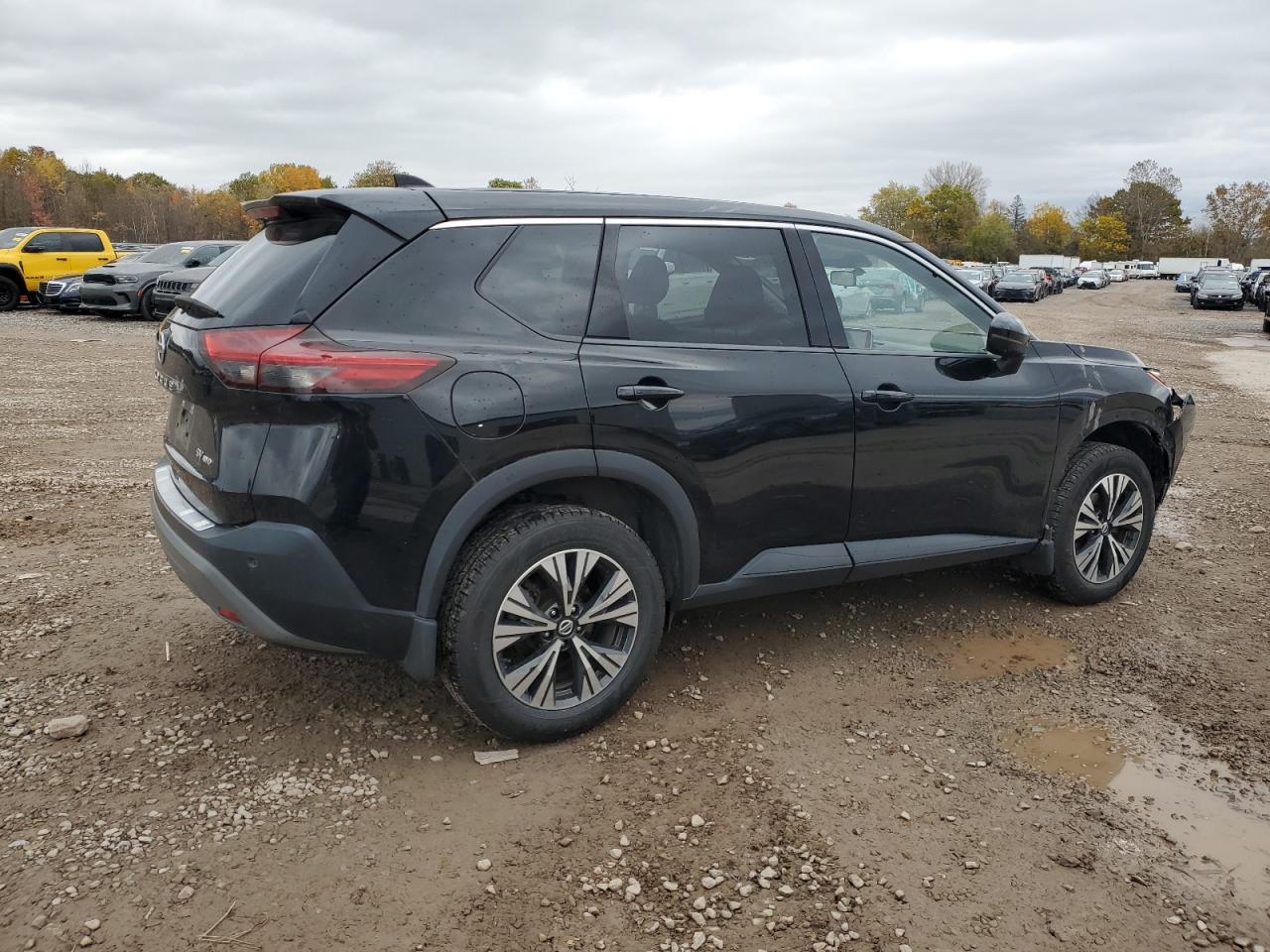 2021 Nissan Rogue Sv - Image 3