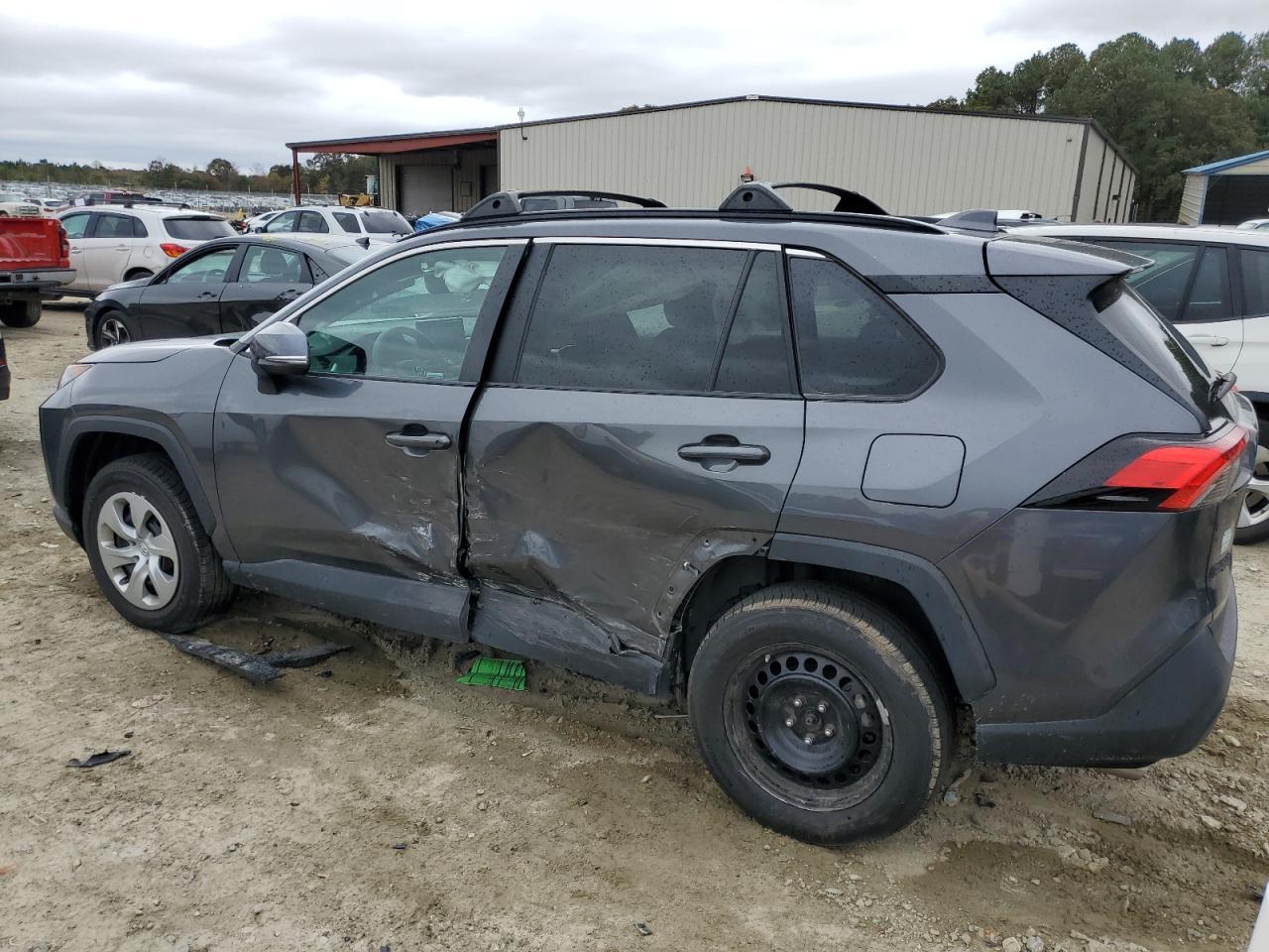 2020 Toyota Rav4 Le - Фото 2