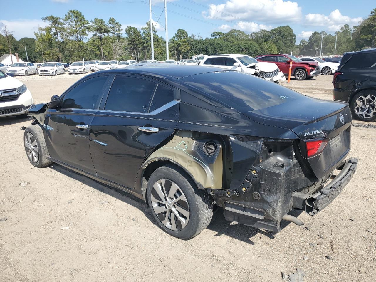 2021 Nissan Altima S - Image 2