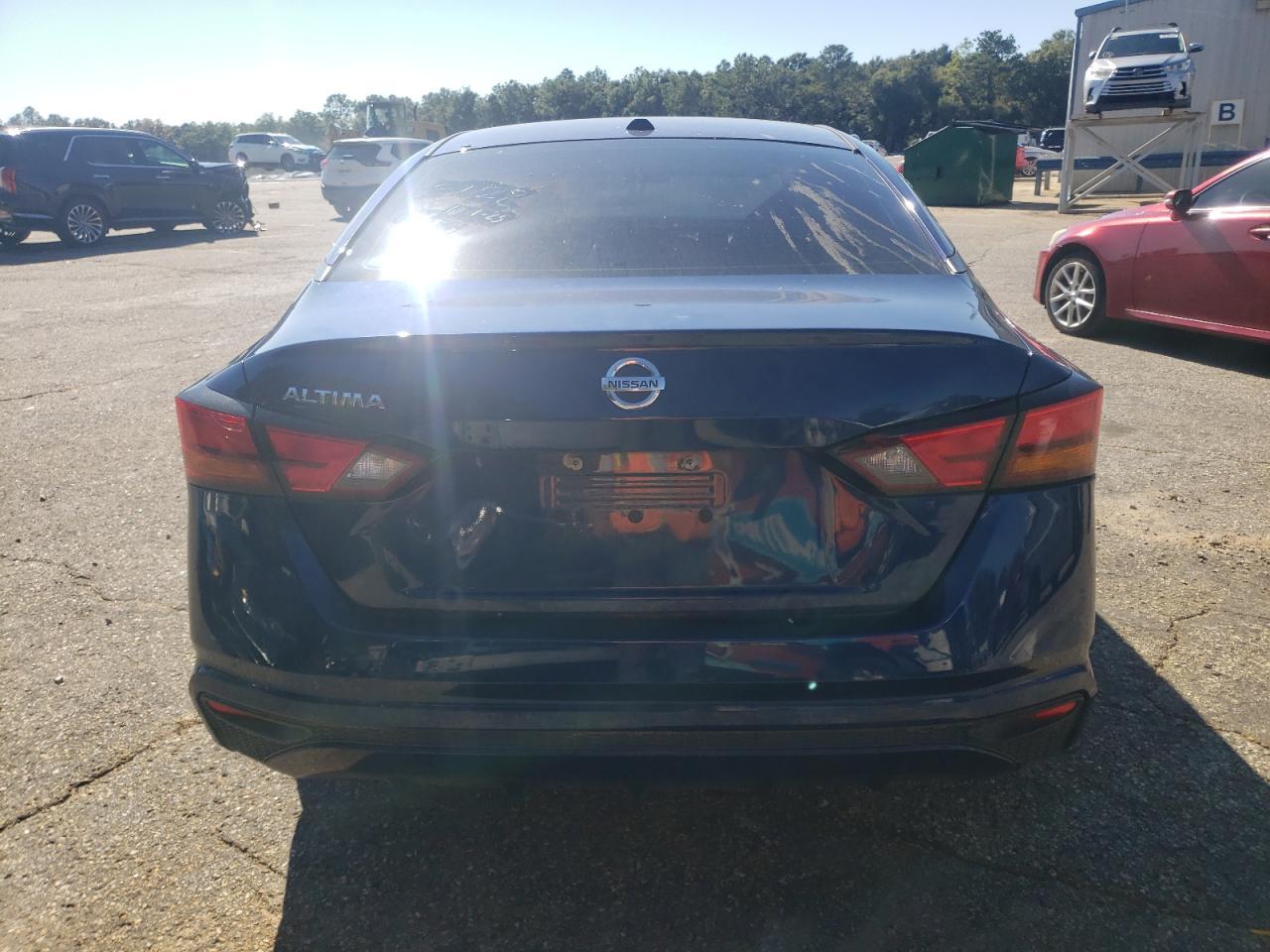 2019 Nissan Altima S - Фото 6