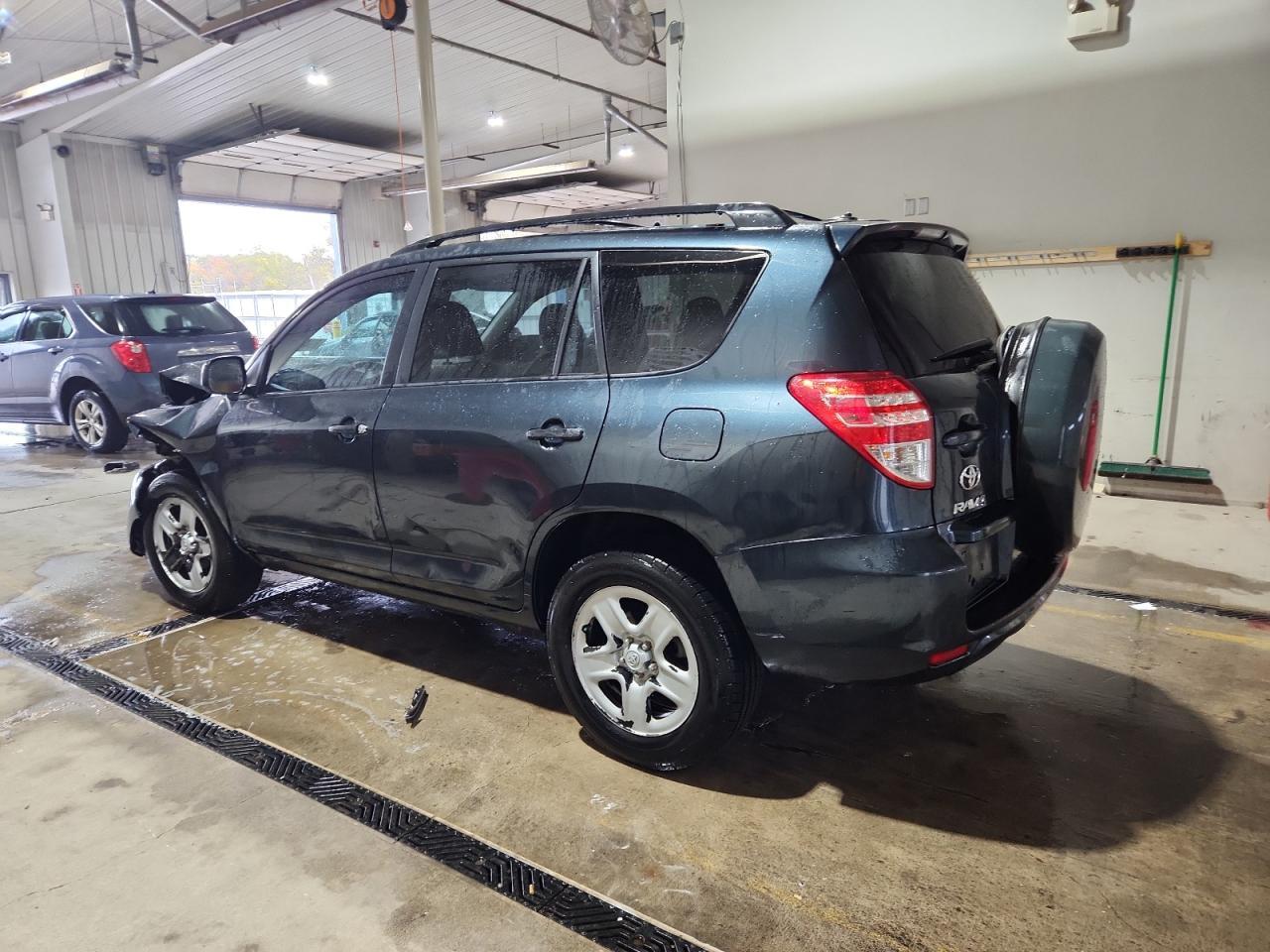2011 Toyota Rav4 Base - Фото 2