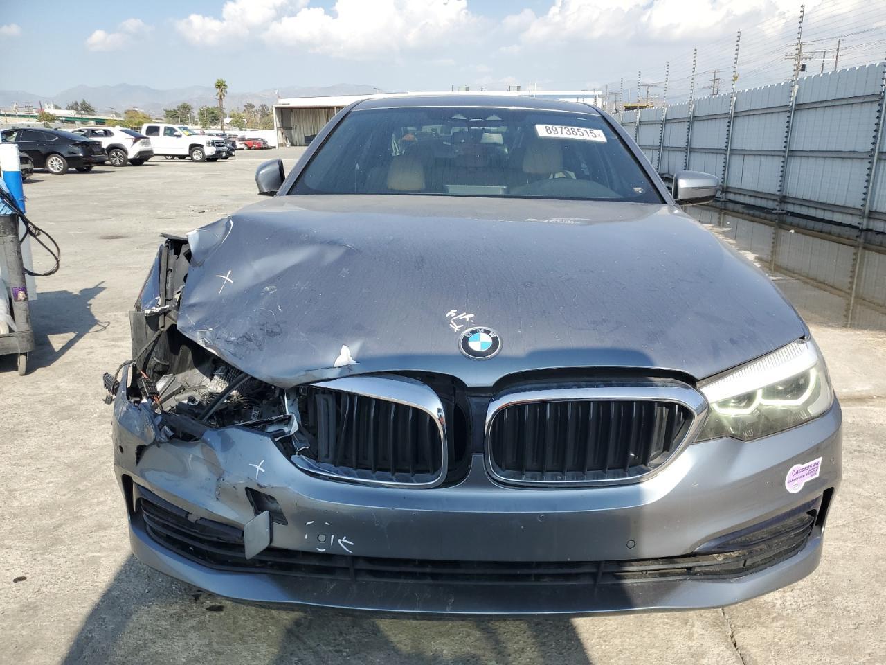 2019 BMW 530E - Image 5